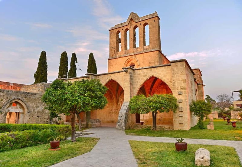 Kerynia and Nicosia with a Polish-speaking Guide - Kyrenia: From the Venetian Harbour to the Castle