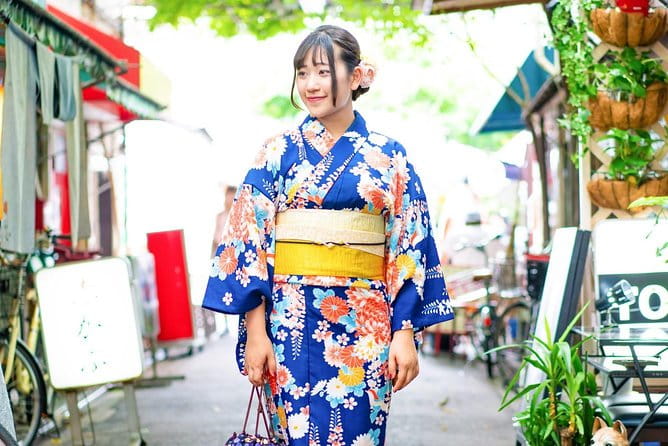 Kimono Beauty - Accessorizing the Kimono Look