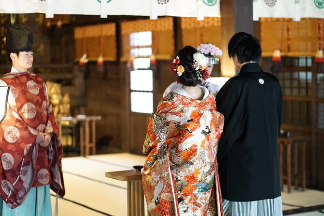 Kimono Wedding Photo Shot in Shrine Ceremony and Garden - Stunning Locations: Shrine Ceremony and Garden