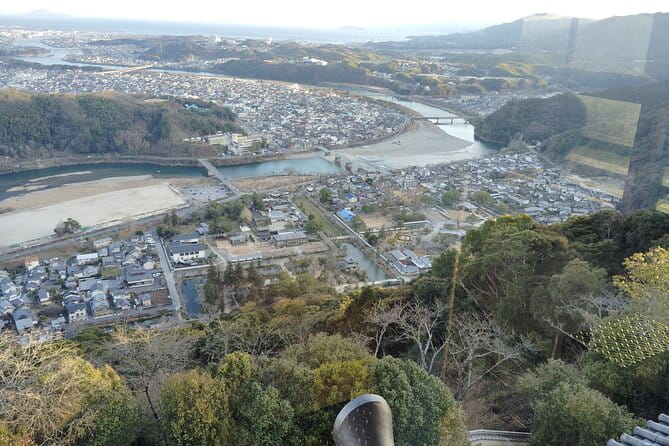 Kintai Kyo Bridge and Iwakuni Castle With Local Guide - Transportation and Meeting Details