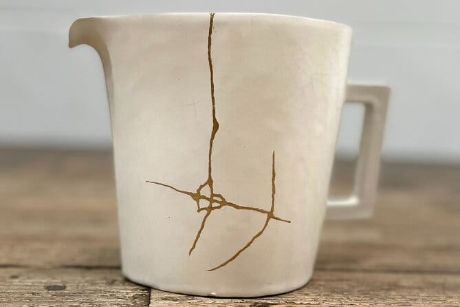Kintsugi Workshop in Osaka With a Professional Kintsugi Artist - Meeting the Kintsugi Artist