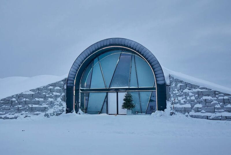 Kiruna: Tour of Icehotel and Jukkasjärvi - Exploring the Icehotel: A Frosty Masterpiece