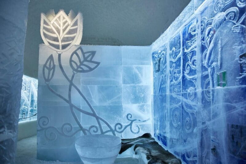 Kiruna: Tour of Icehotel and Jukkasjärvi - Meeting Reindeer at Nutti Sami Siida