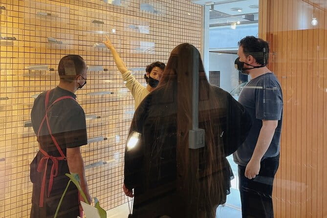 Knife Workshop With a Master Cutler - Operator Details and Contact Information