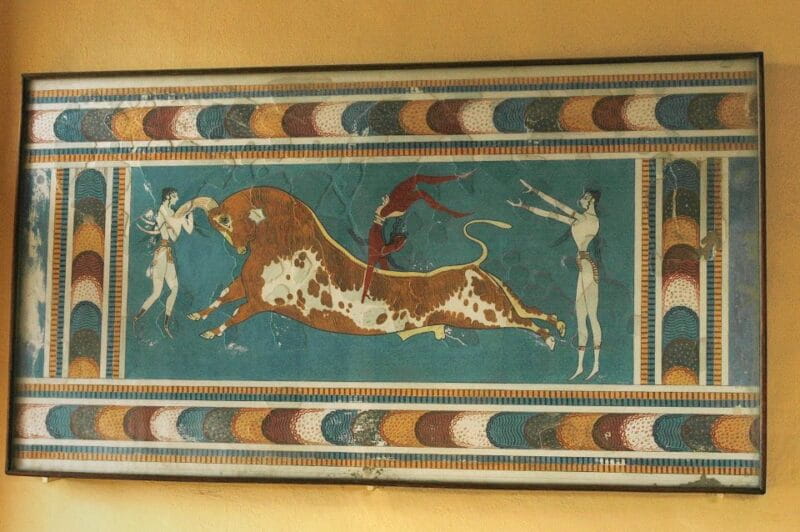 Knossos Palace Skip-the-Line Ticket & Private Guided Tour - Entering the World of Minoan Crete