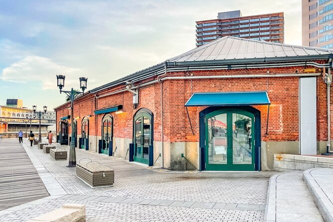 Kobe History & Photo Tour to Capture the Scenery and Cityscape - Navigating the Tour: What to Expect