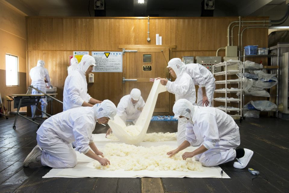 Kobe: Nada Sake Brewery District Private Walking Tour - Key Points