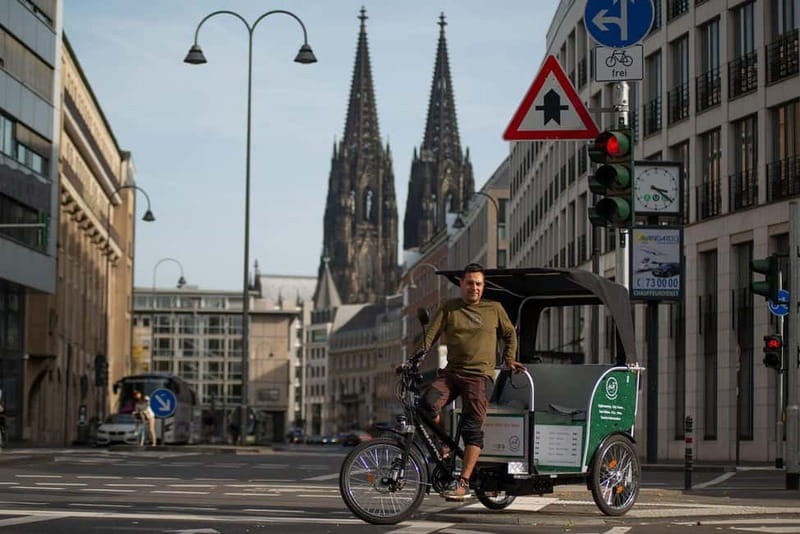 Köln: Sommerliche Rikscha Tour mit Aperol - Discovering Cologne in a Rickshaw: A Practical and Authentic Experience