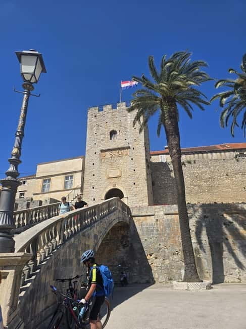 Korula: Day Trip from Baka Voda with Wine Tasting - Exploring the Flavors of Croatia: Korcula and Peljeac in Depth