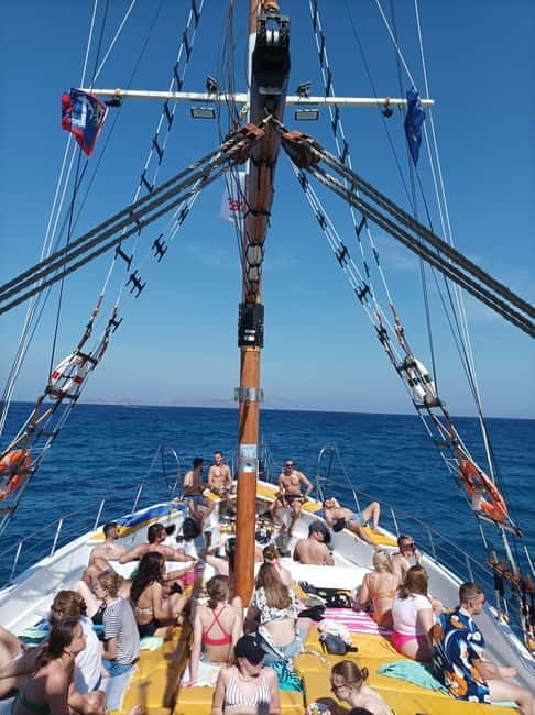 Kos: 3-Island Cruise with Lunch and Hotel Transfer - The Lunch on Board: Savoring Greek Flavors