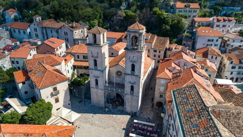 Kotor: Cable Car and Old Town Experience - Descending and Exploring Old Town Kotor