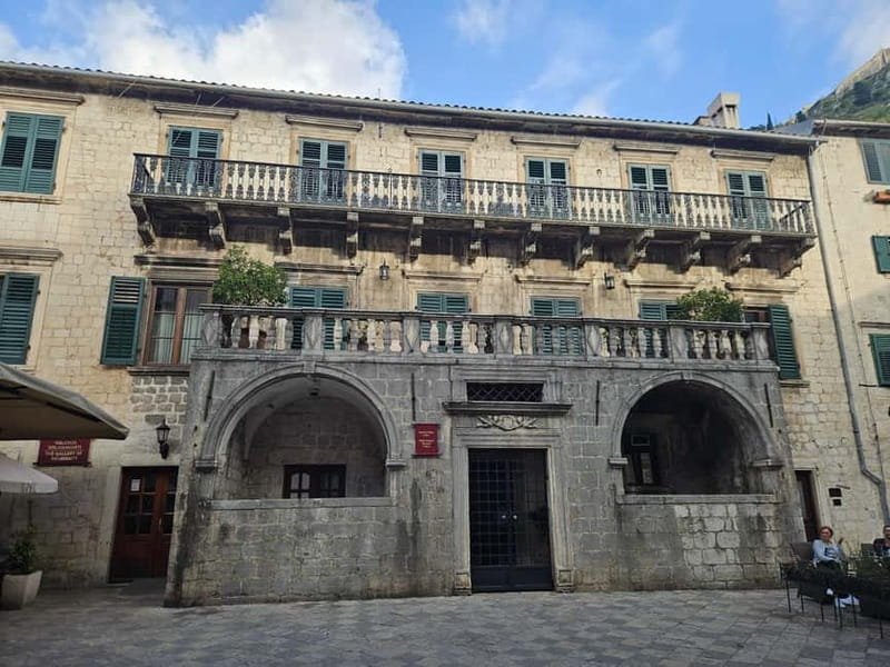 Kotor Old Town Walking Tour - Walking the Walls and Investigating a Historic Siege