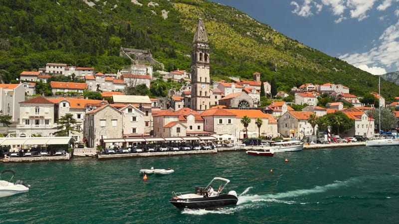 Kotor: Our Lady of the Rocks & Perast Old Town Boat Tour - Exploring Perast: Baroque beauty and maritime history