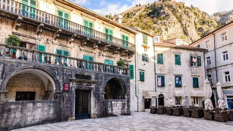 Kotor: Private Guided Walking Tour - The Beauty of Flour Square and the Noble Palaces