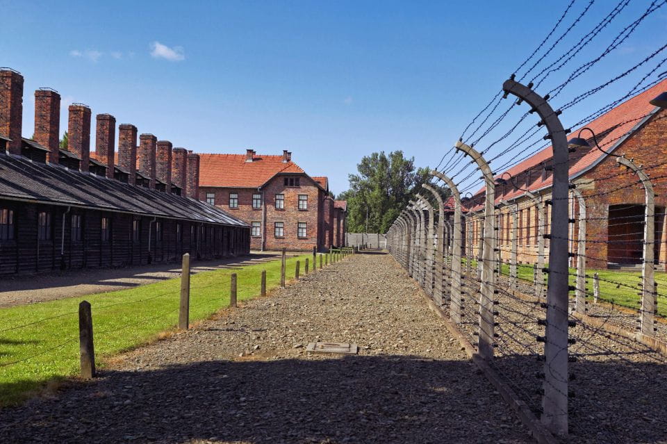 Krakow: Auschwitz Guided Tour With Optional Lunch and Pickup - Tour Duration and Options