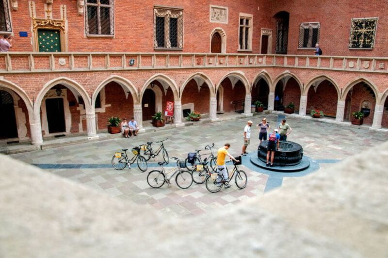 Krakow: Bike Tour of Old Town, Jewish Quarter and the Ghetto - Exploring Krakow on Two Wheels: The Ultimate City Bike Tour