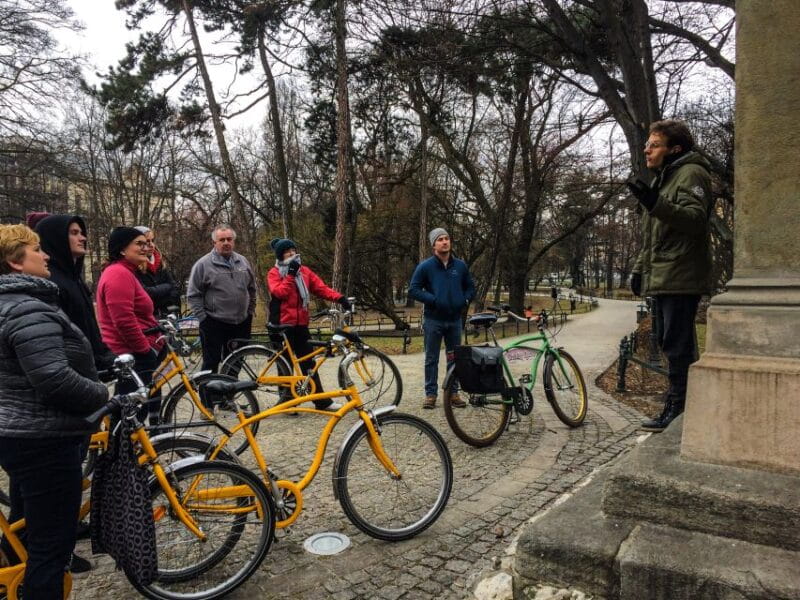 Krakow: Bike Tour of the Old Town, Kazimierz, and the Ghetto - The Importance of the WWII Ghetto and Kazimierz