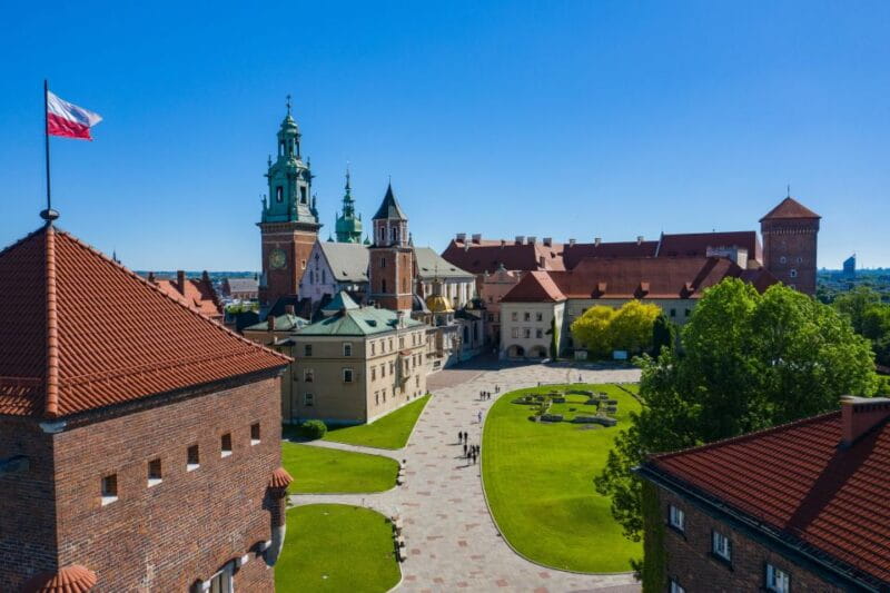 Krakow: Electric Car Sightseeing Tour - Who Should Book This Tour?