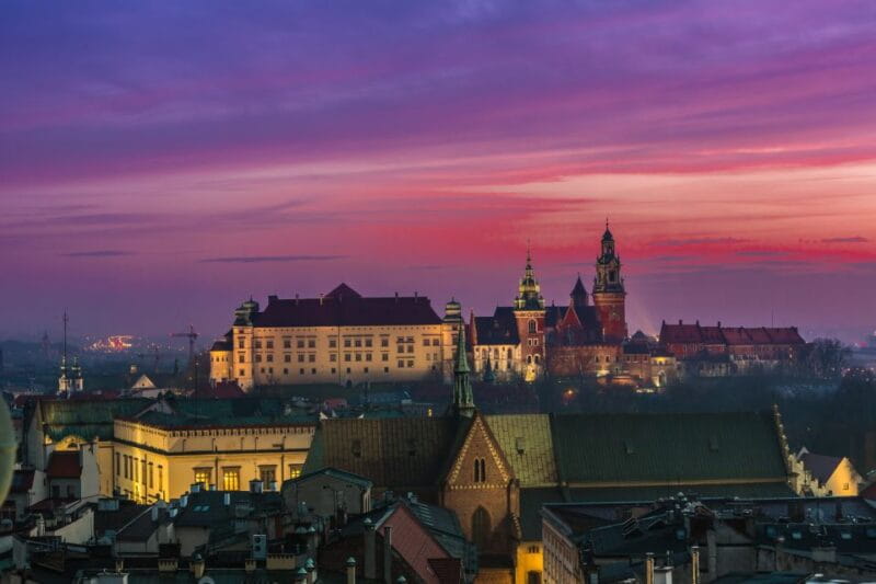 Krakow: Evening Walking Tour with Spooky Stories - The Itinerary: What You’ll See and Hear