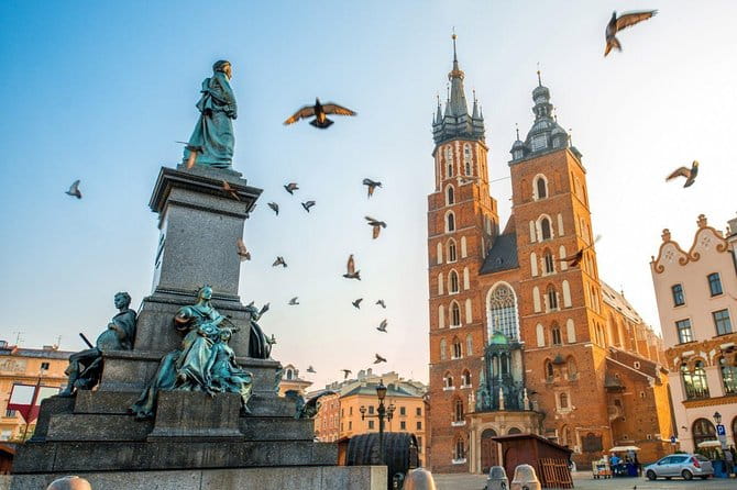 Krakow Expanded - Full Day Tour from Warsaw by private car - Key Points / Takeaways