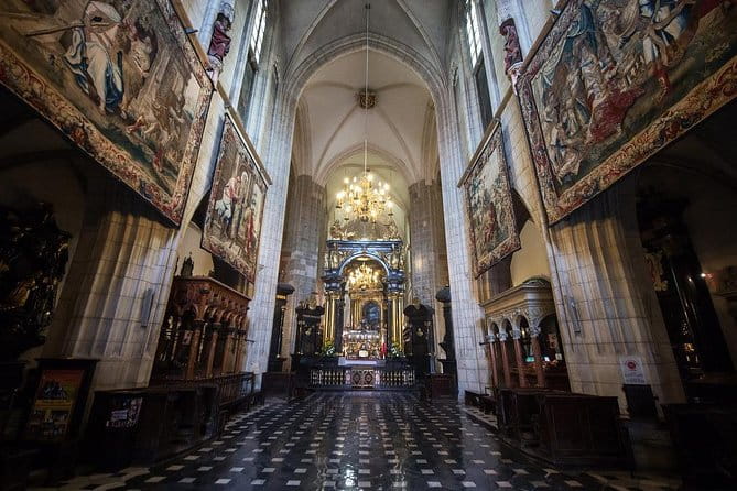 Krakow Expanded - Full Day Tour from Warsaw by private car - The Legend of the Wawel Dragon