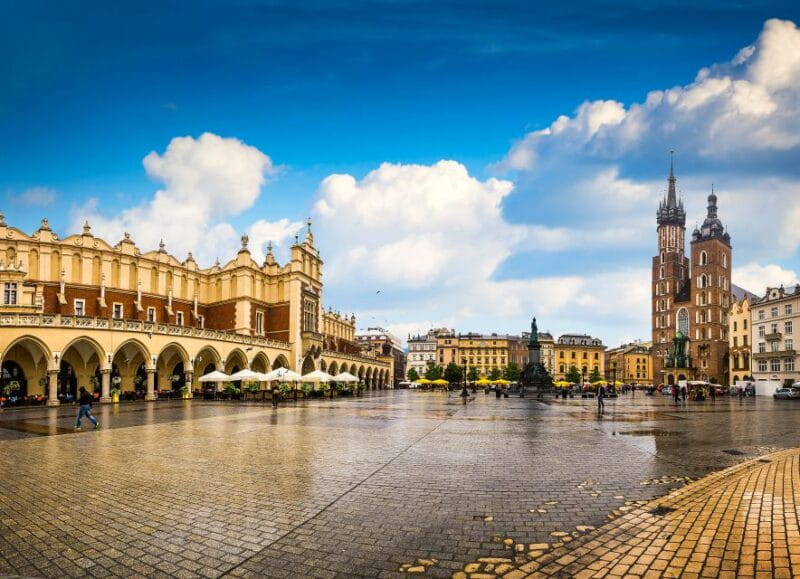 Krakow: Guided Sightseeing Tour by E-Scooter with Snacks - Exploring Krakow’s Historic Streets on Two Wheels and a Guide