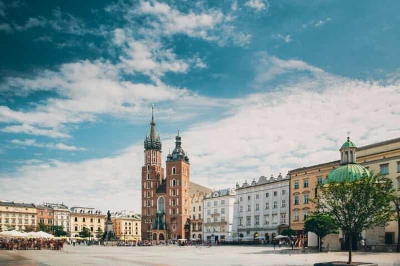 Krakow : Must-See Walking Tour With A Guide - Exploring Krakow’s Old Town with a Private Guide
