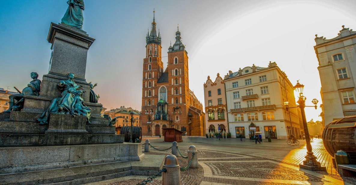 Krakow: Old Town Guided Walking Tour - Key Points