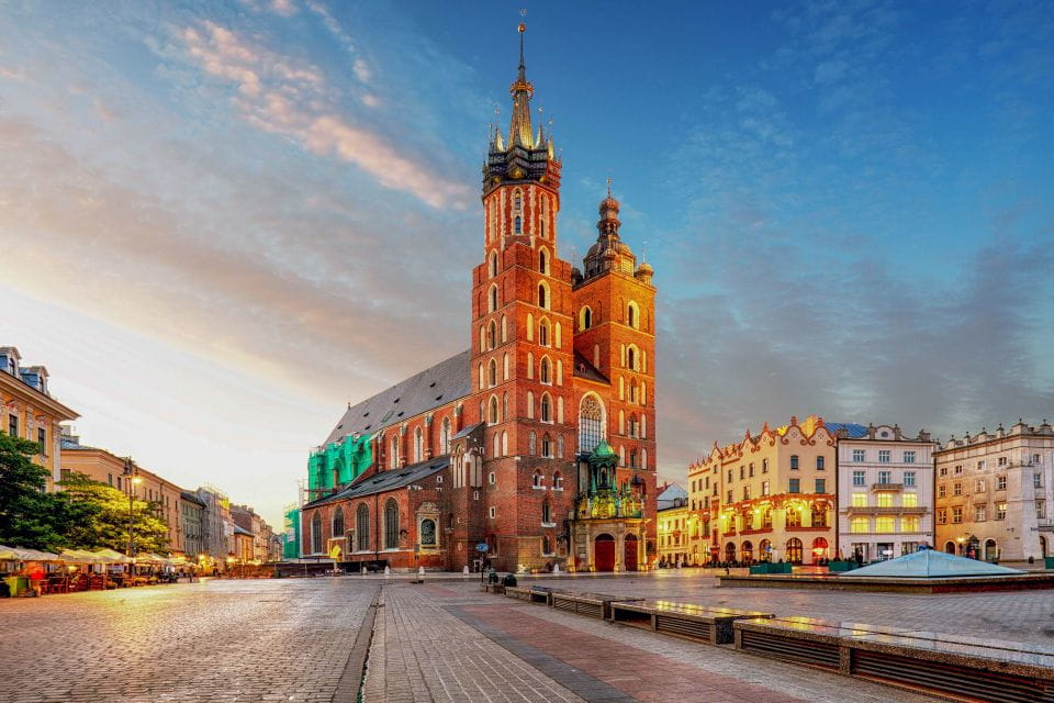 Krakow: Old Town Guided Walking Tour - Guided Tour Details