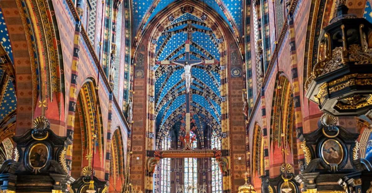 Krakow: Old Town Short Walk With St. Marys Basilica Visit - Key Points