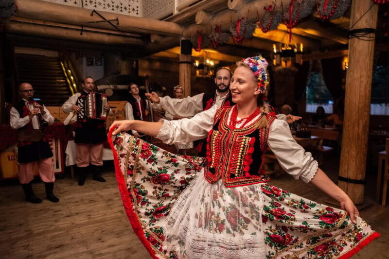 Krakow: Polish Folk Night with Dinner and Unlimited Drinks - Introduction: A Traditional Polish Night in Krakow—But Is It Worth It?