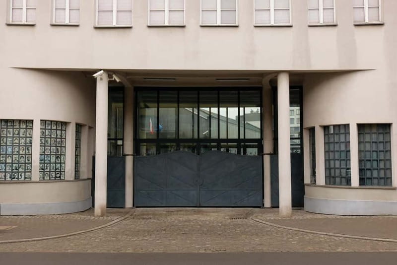 Krakow: Schindler's Footsteps & Museum Guided Tour - Price and logistics: Is it worth it?