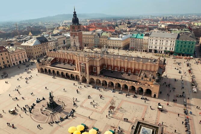 Krakow Skip The Line Wawel Castle & Old Town Guided Tour - Key points / Takeaways
