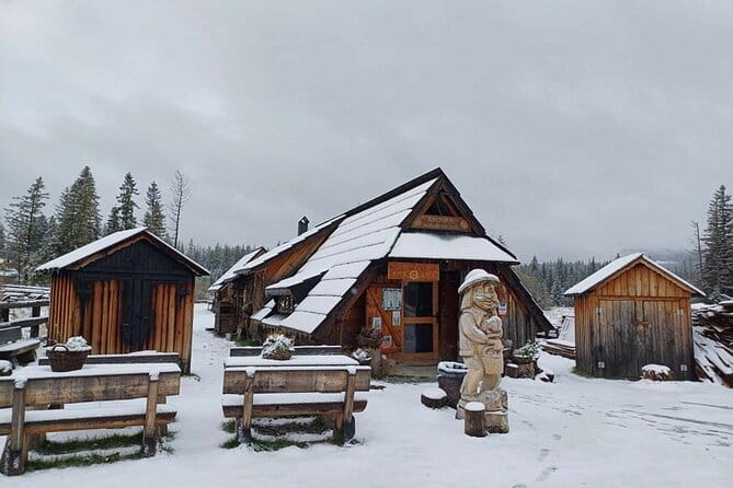 Kraków to Zakopane Private Luxury Tour - The Charm of Chochołów – A Folk Architecture Gem