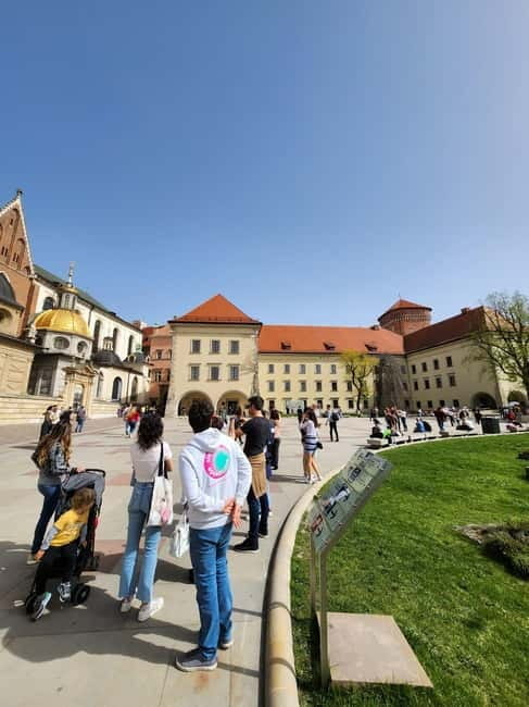 Krakow: Visit to Wawel Hill and the Cathedral - Exploring Wawel Hill and Krakow’s Historic Core
