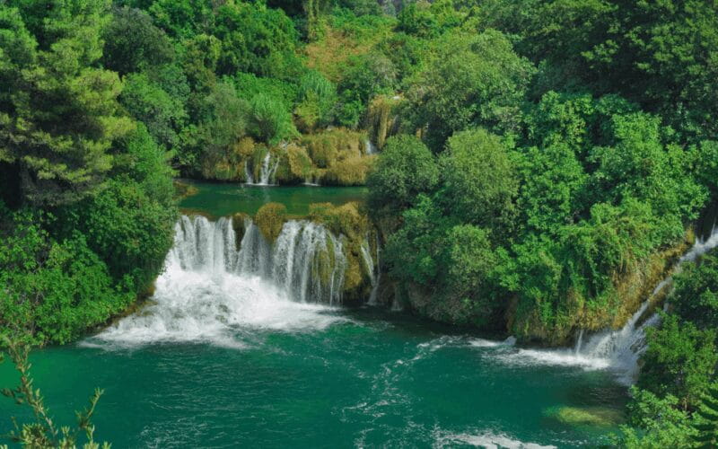 Krka Waterfalls Guided group walking tour from Split - Who Should Consider This Tour?