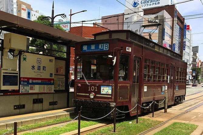 Kumamoto Full-Day Private Tour With Government-Licensed Guide - Experiencing Traditional Kumamoto Cuisine