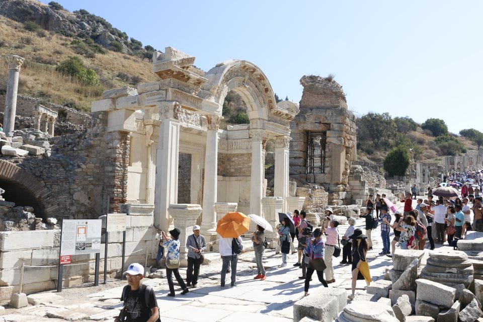 Kusadasi or Selcuk: Highlights of Ephesus - Small Group Tour - Terrace Houses (Optional)