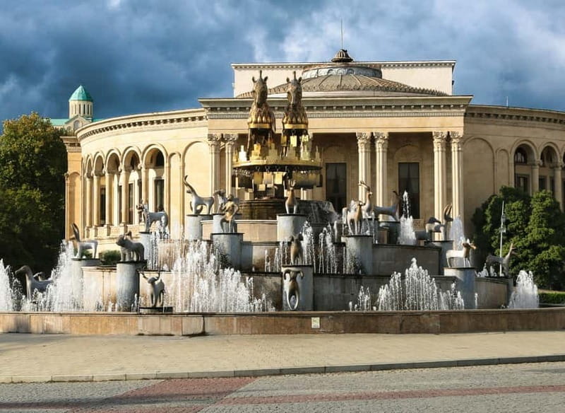 Kutaisi City Walking Tour + Free Wine Tasting - Key points / Takeaways