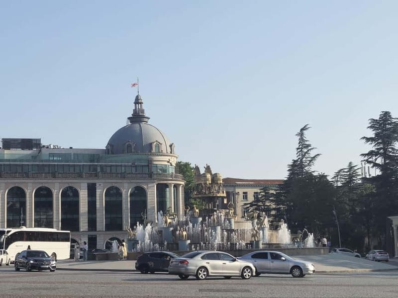 Kutaisi: Guided Walking Tour with Local Snack - Entering Kutaisi’s Old Town