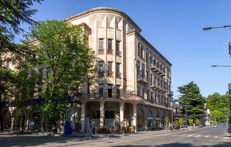 Kutaisi: Historic Walking Tour with Guide, 3 Hours - Unique Insights from Reviews