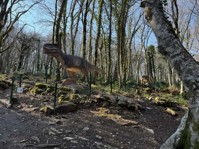 Kutaisi: Tskaltubo Town and Tetra Caves with Wine Tasting - Exploring Tskaltubo’s Soviet-Era Sanatoriums