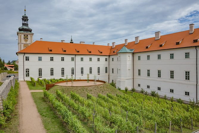 Kutná Hora Medieval Town in Vintage Cabrio car - Key points / Takeaways