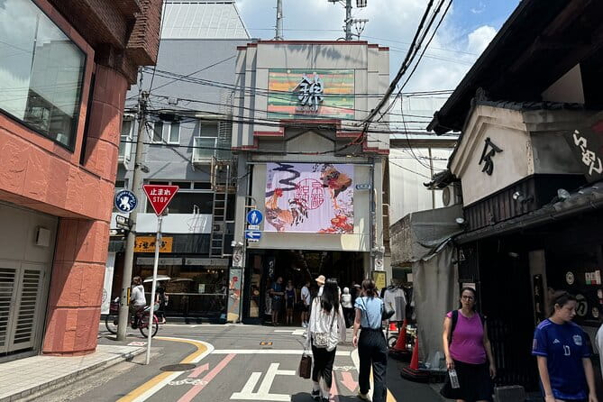 Kyoto: 1.5 Hour Nishiki Market Private Tour With 3 Tastings - Private Tour Experience and Group Size
