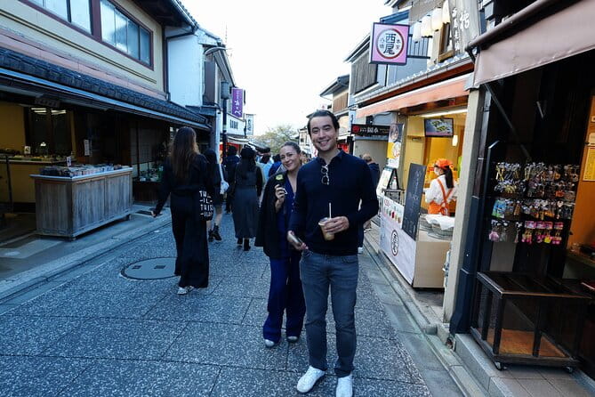 Kyoto 6 Hr Private Guided Tour & Kimono Experience - Exploring Fushimi Inari-taisha Shrine