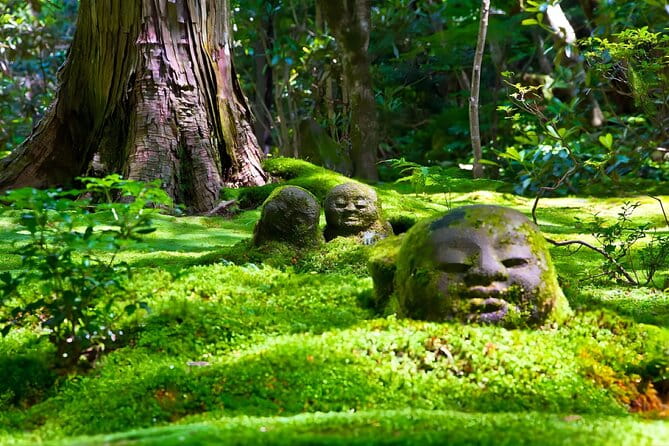 Kyoto and Nara Deer Sightseeing Day Trip From Osaka - Visiting Todaiji Temple