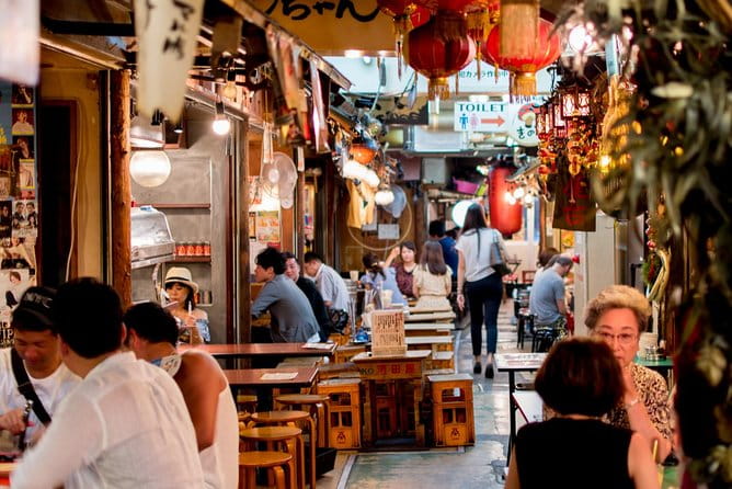 Kyoto Foodie Night Tour - Guide Expertise and Customer Feedback