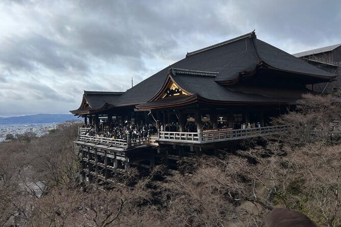 Kyoto: Golden Pavilion, Nijo Castle, Nishiki Market (English) - Discovering the Golden Pavilion