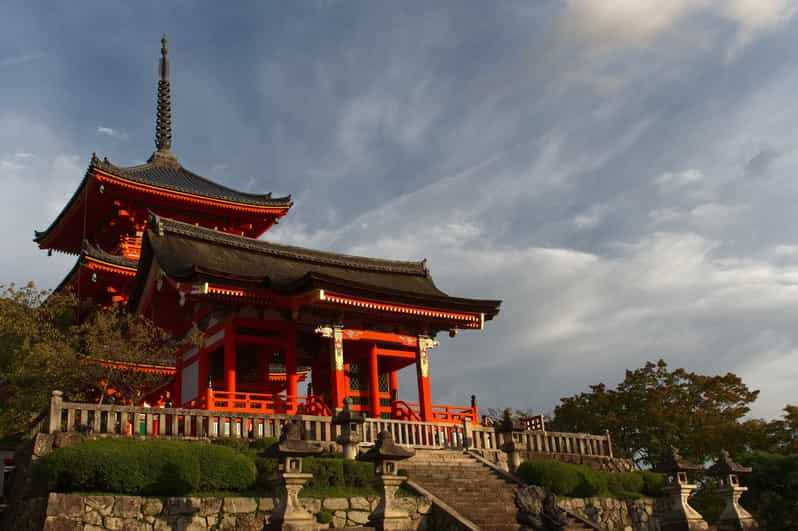 Kyoto: Higashiyama, Kiyomizudera and Yasaka Discovery Tour - Key Points