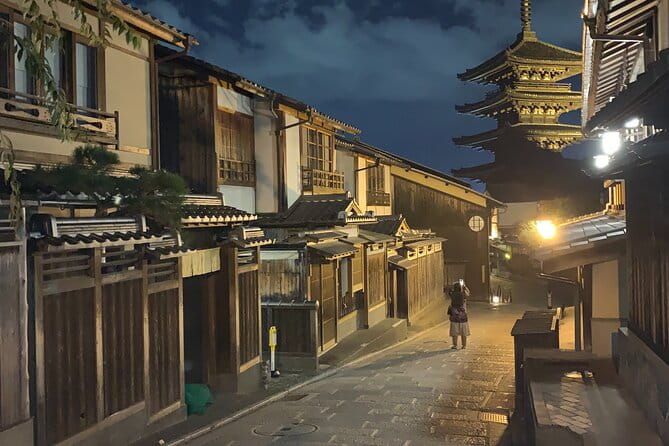 Kyoto Higashiyama Night Cycling Tour - Key Points